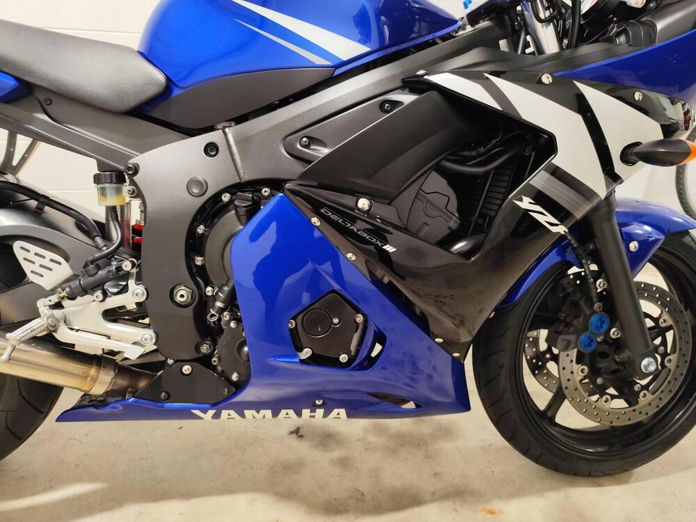 Yamaha YZF R6 (2003 - 04) (7)