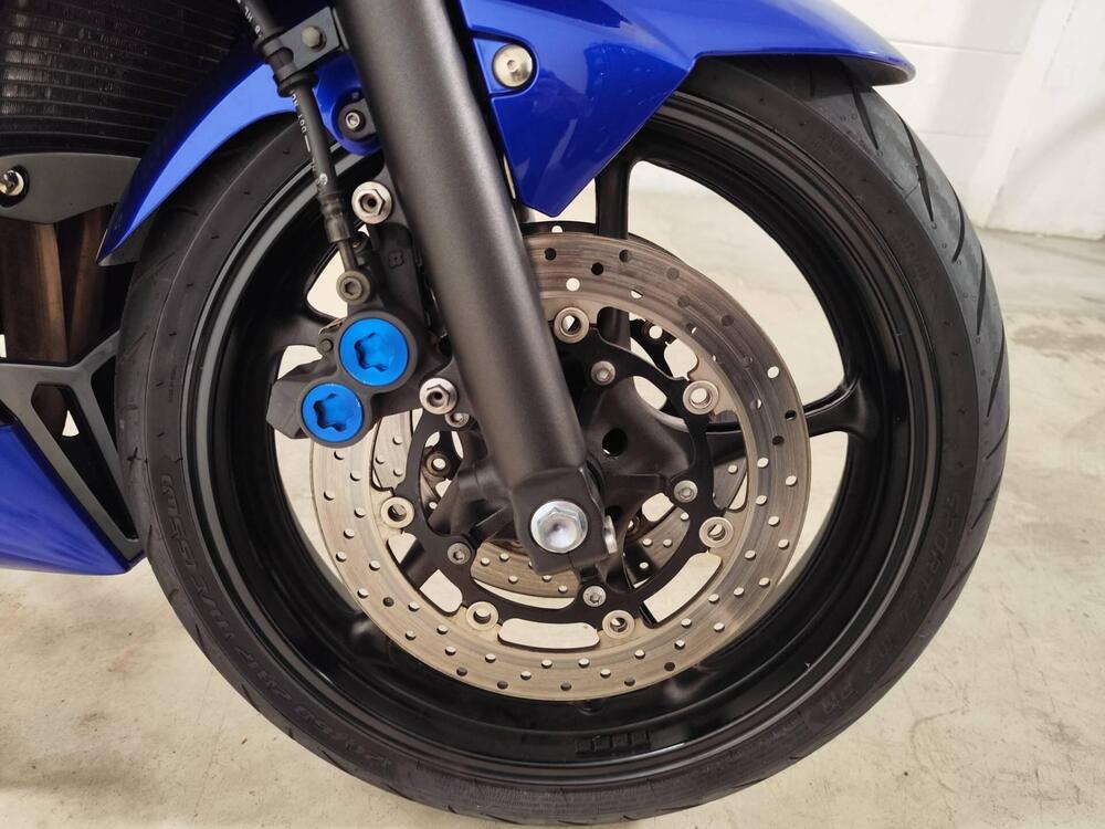 Yamaha YZF R6 (2003 - 04) (8)