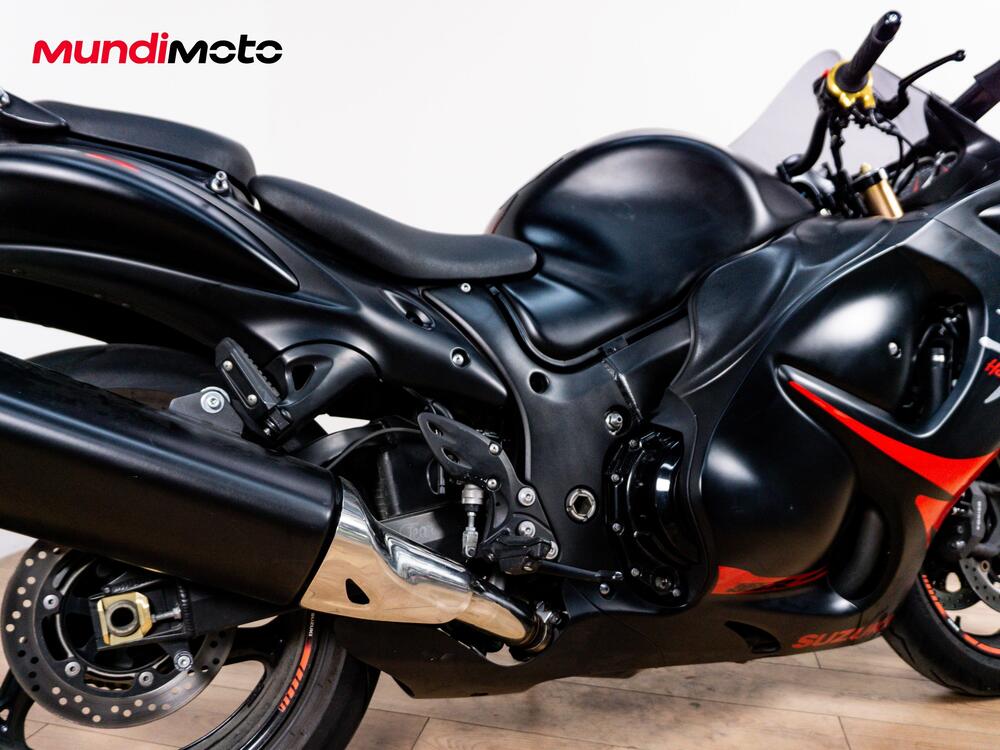 Suzuki GSX 1300 R Hayabusa (2025) (3)