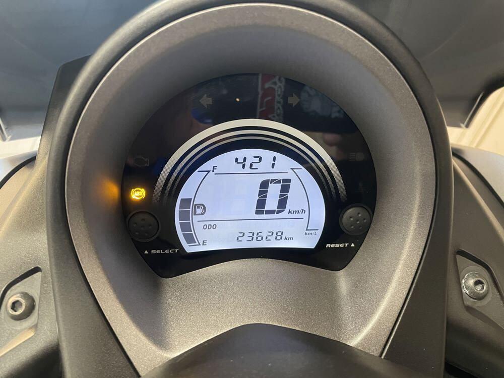 Yamaha N-Max 125 (2015 - 17) (2)