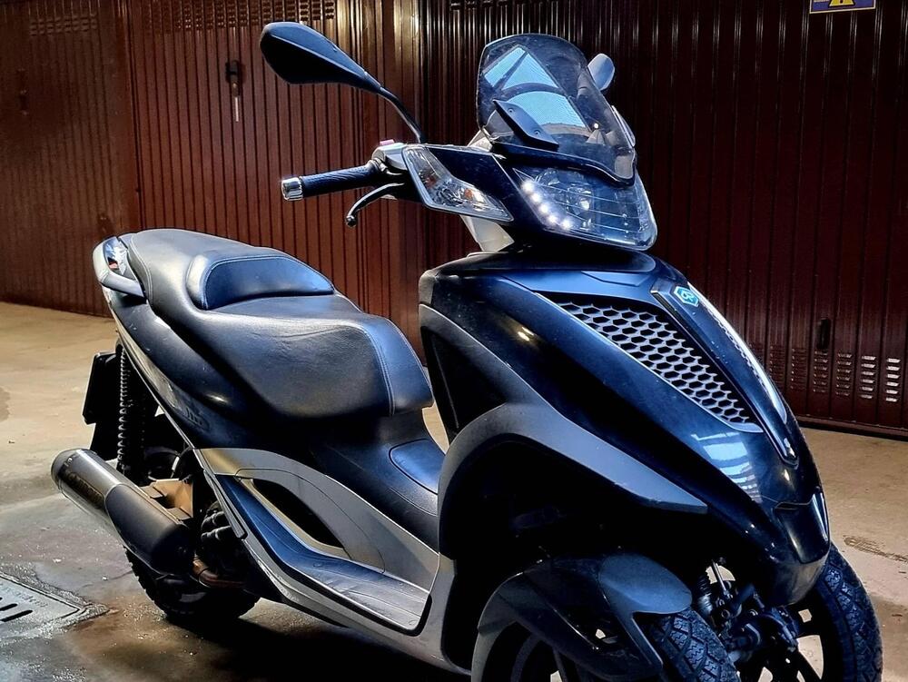 Piaggio Mp3 300 ie Yourban ERL (2011 - 17) (2)