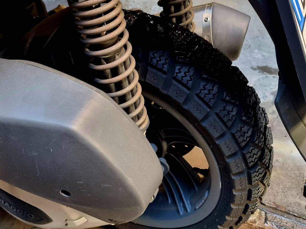 Piaggio Mp3 300 ie Yourban ERL (2011 - 17) (8)