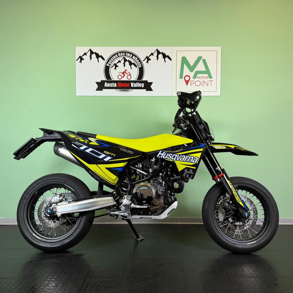 Husqvarna 701 Supermoto (2023 - 25)