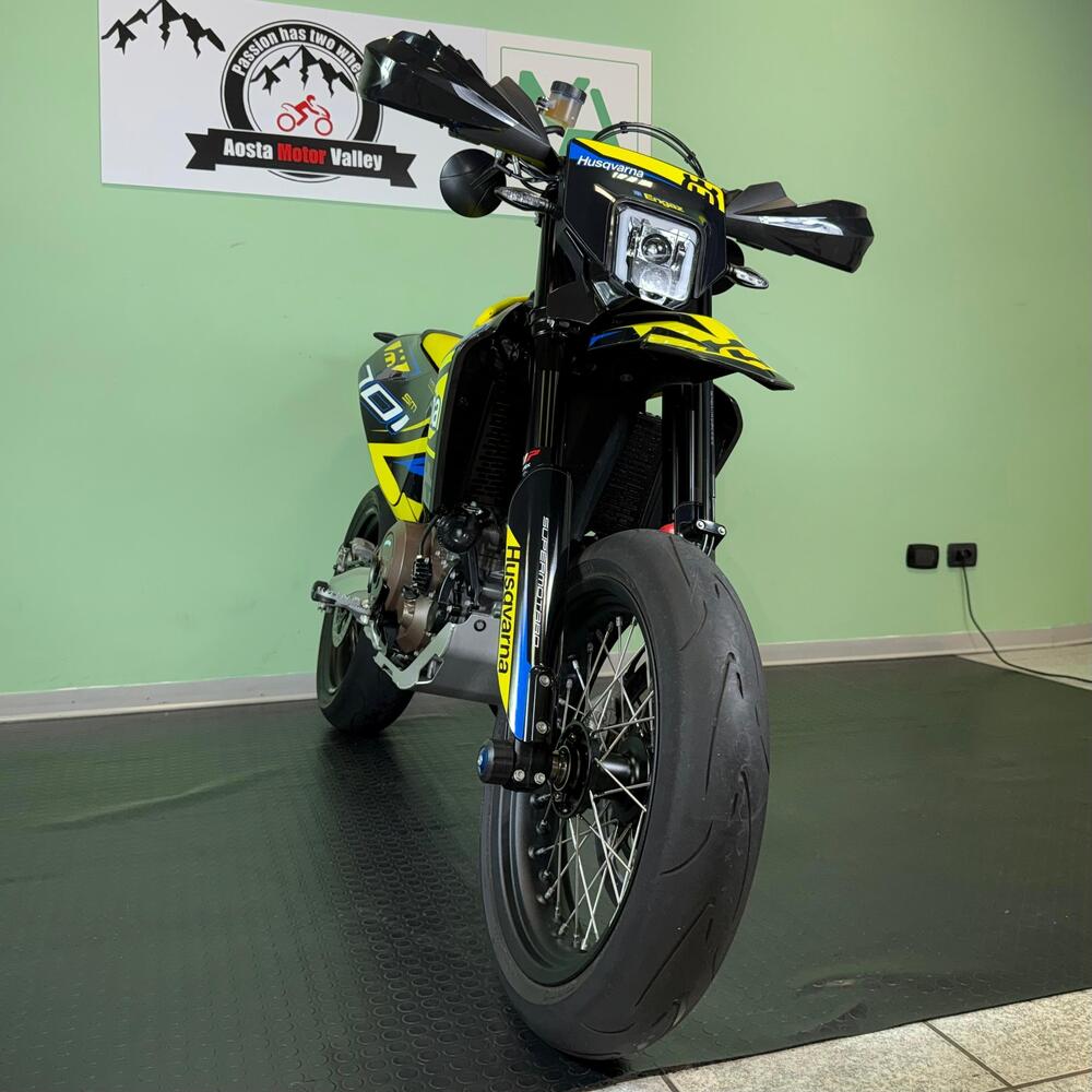 Husqvarna 701 Supermoto (2023 - 25) (3)