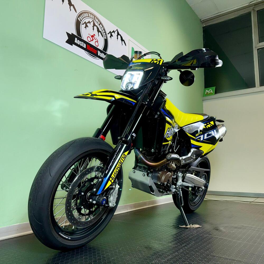 Husqvarna 701 Supermoto (2023 - 25) (5)