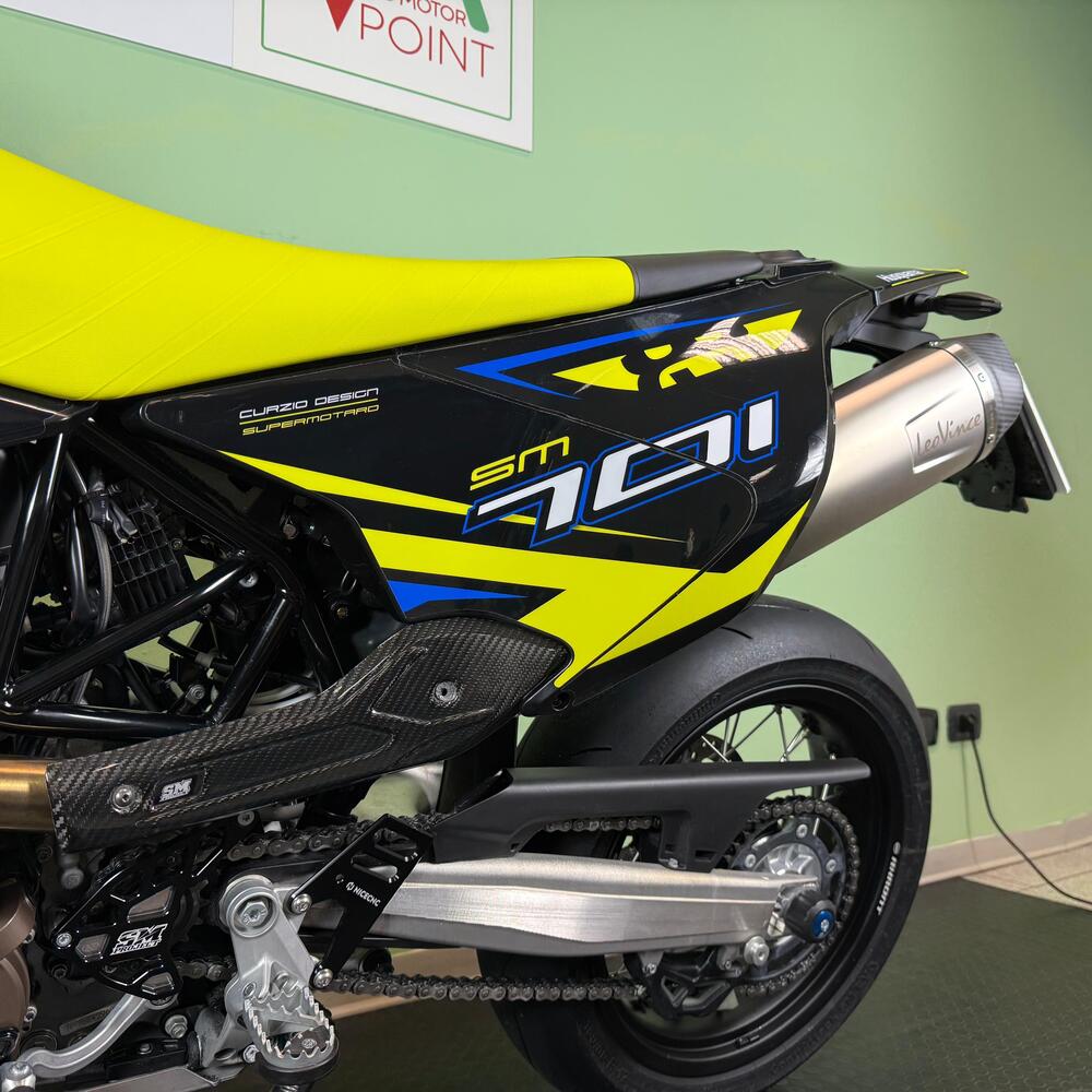 Husqvarna 701 Supermoto (2023 - 25) (7)