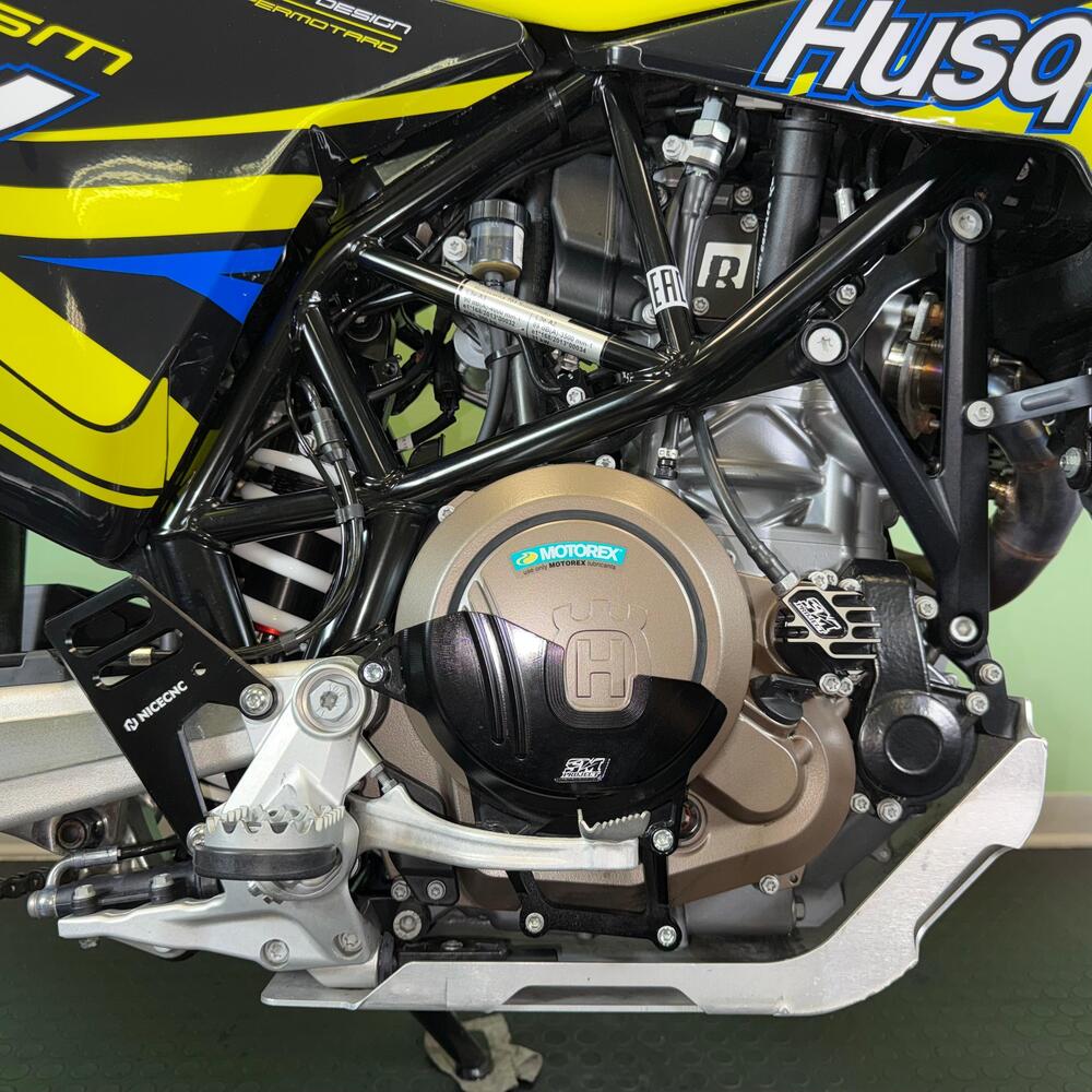 Husqvarna 701 Supermoto (2023 - 25) (9)
