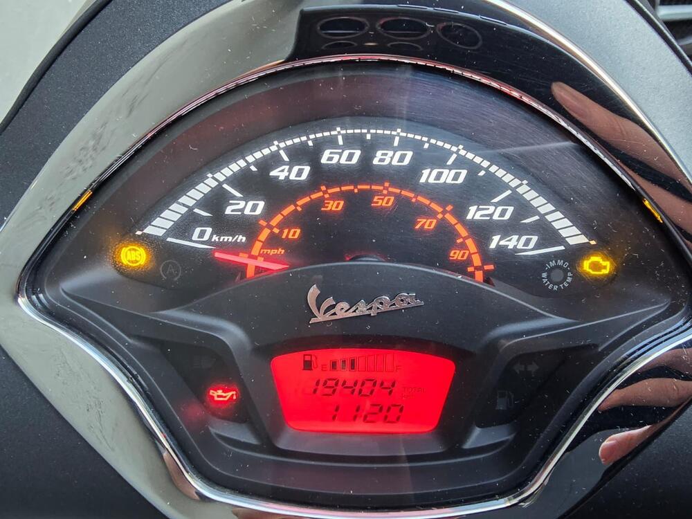 Vespa GTS 300 Hpe (2021 - 22) (5)