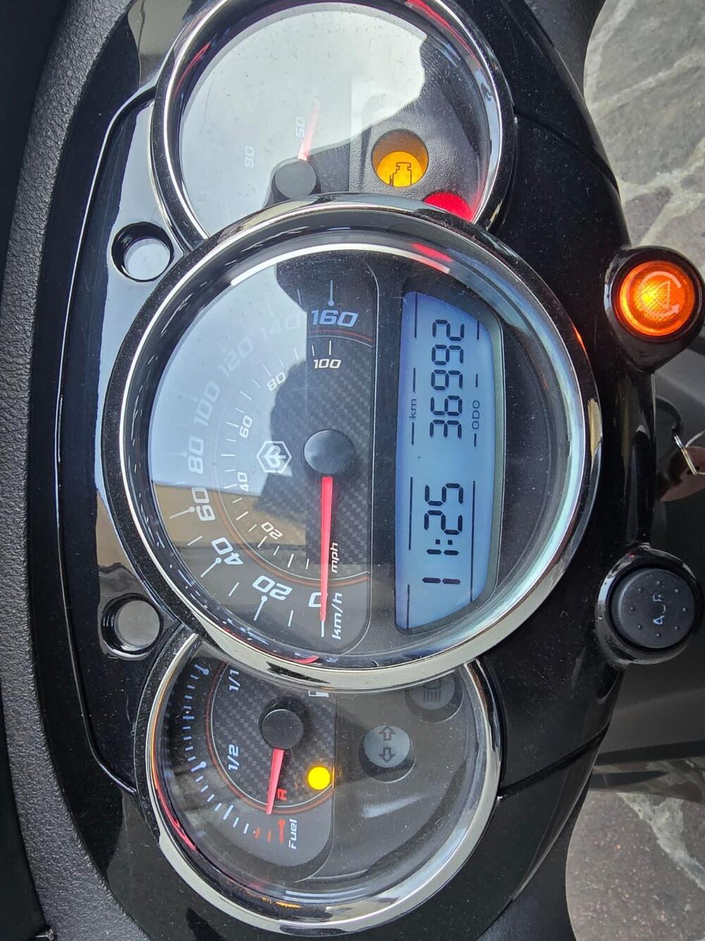 Piaggio Beverly 300 ABS-ASR (2021 - 25) (5)