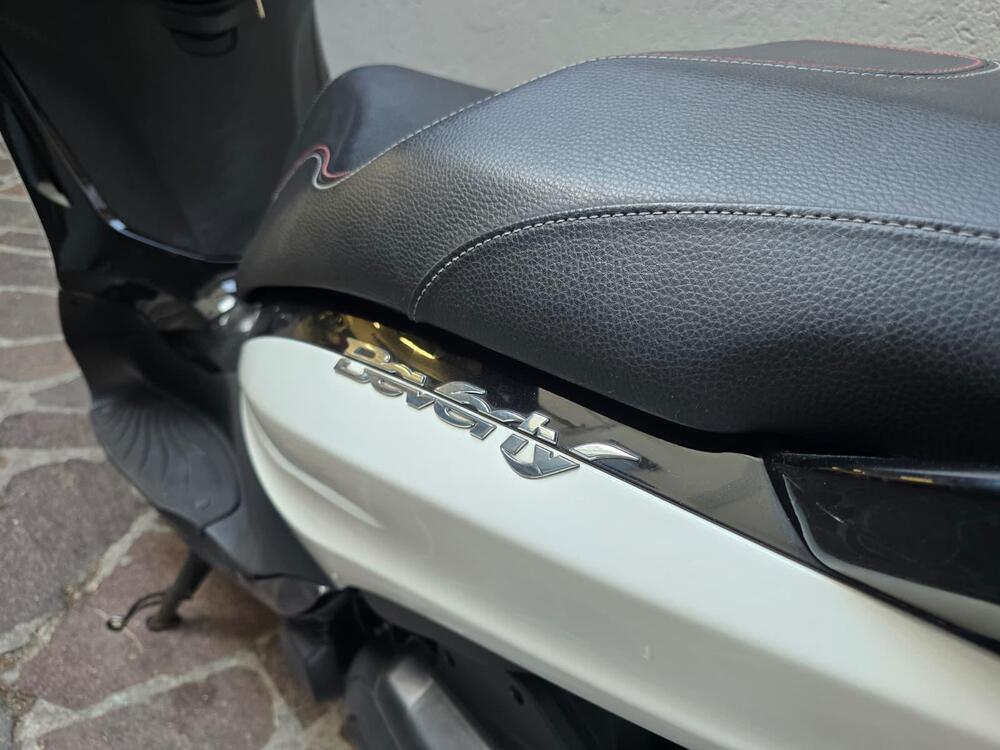 Piaggio Beverly 300 ABS-ASR (2021 - 25) (6)
