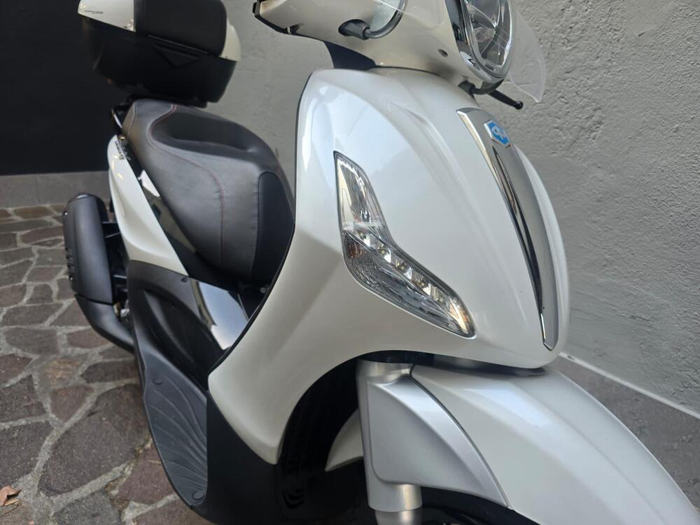 Piaggio Beverly 300 ABS-ASR (2021 - 25) (8)