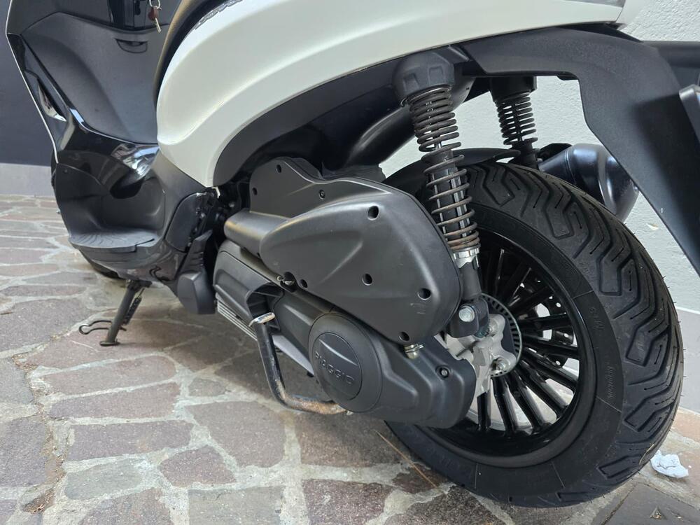 Piaggio Beverly 300 ABS-ASR (2021 - 25) (9)