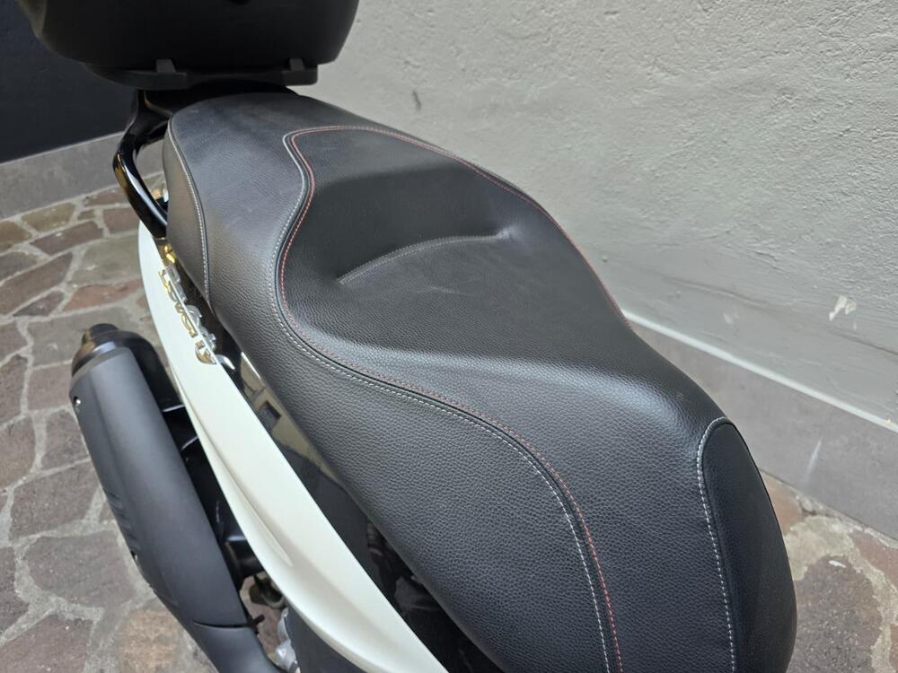 Piaggio Beverly 300 ABS-ASR (2021 - 25) (10)