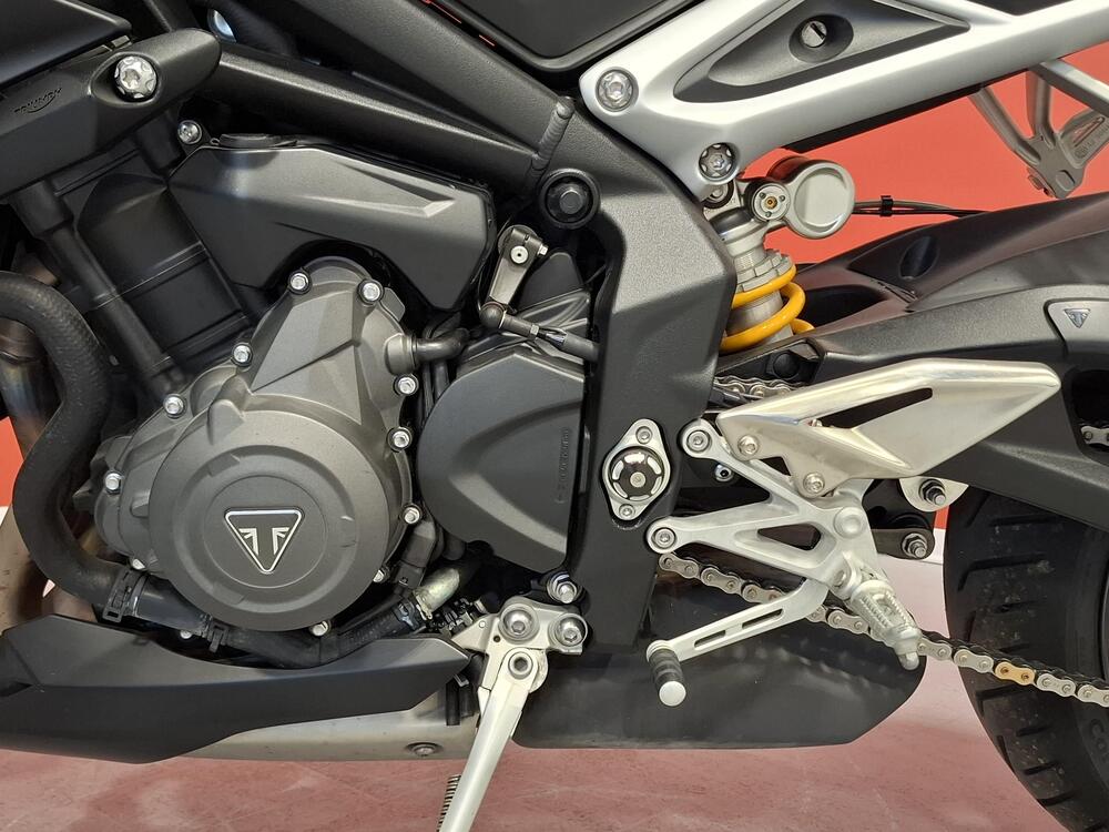 Triumph Street Triple RS (2017 - 19) (9)