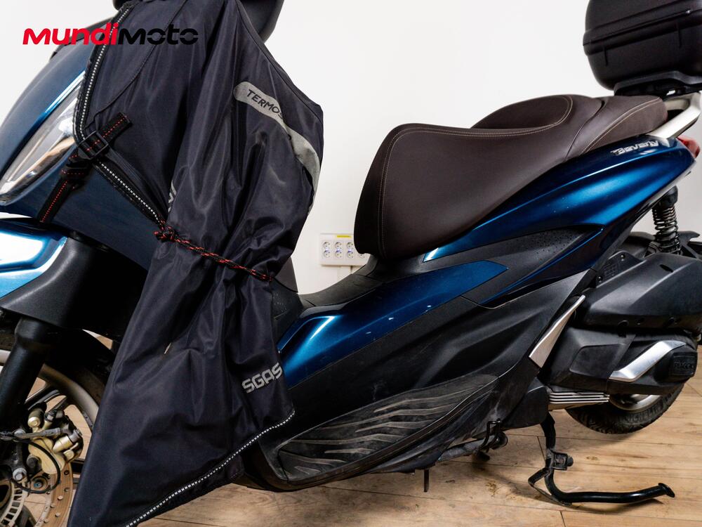 Piaggio Beverly 300 i.e. ABS-ASR (2016 - 20) (9)