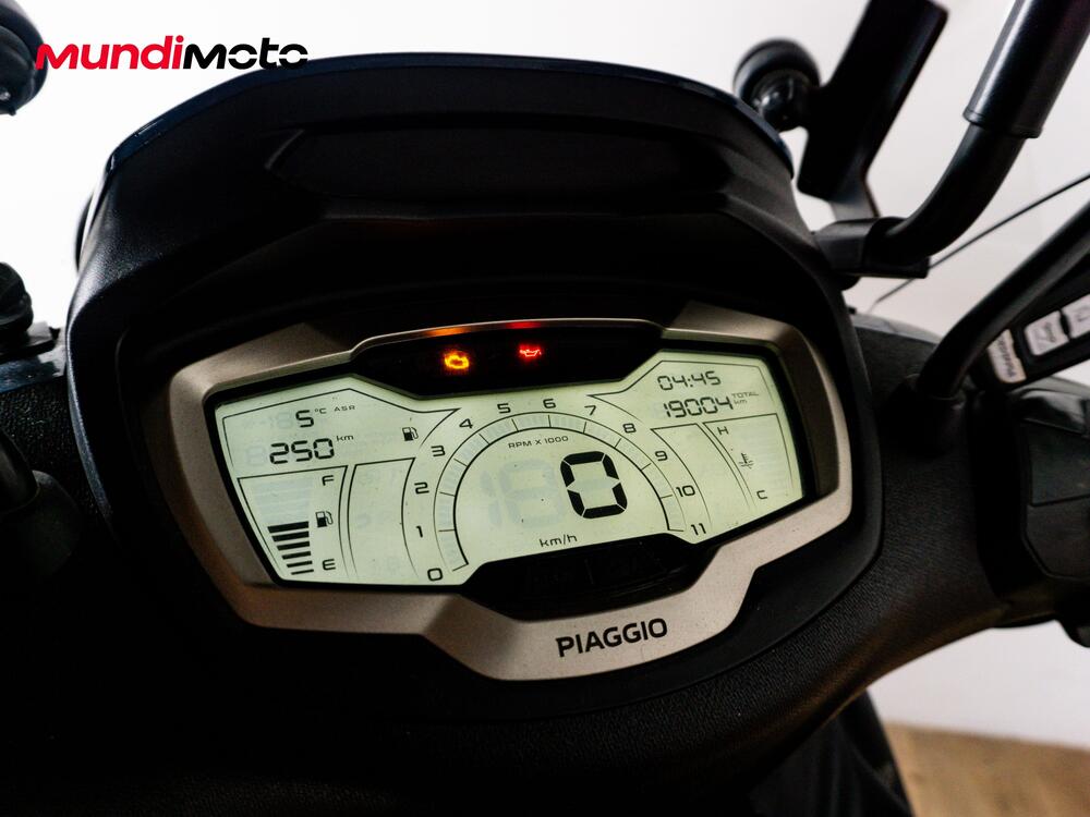 Piaggio Beverly 300 i.e. ABS-ASR (2016 - 20) (12)