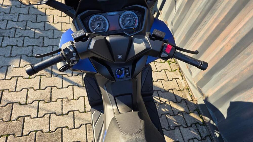 Honda Forza 350 Deluxe (2022 - 24) (13)