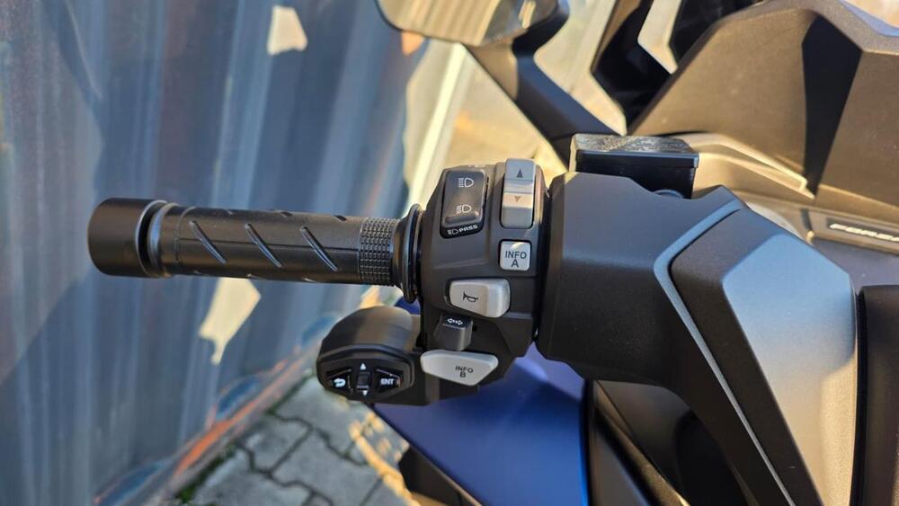 Honda Forza 350 Deluxe (2022 - 24) (14)