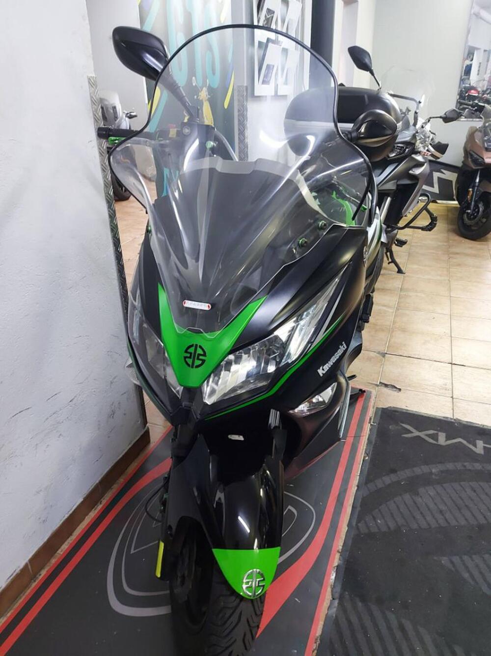 Kawasaki J 300 (2017 - 21) (2)