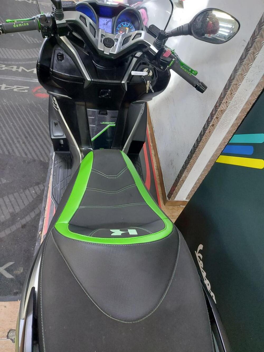 Kawasaki J 300 (2017 - 21) (4)