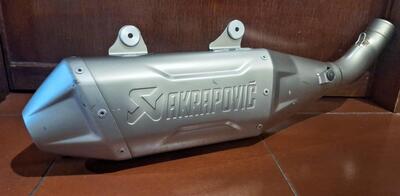 AKRAPOVIC EVOLUTION LINE full Titan