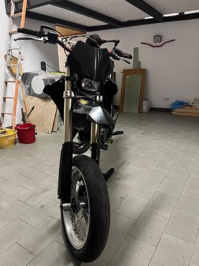 Husqvarna SM 125 (2007) usata