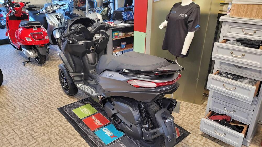 Piaggio MP3 400 Sport Hpe (2025) (2)