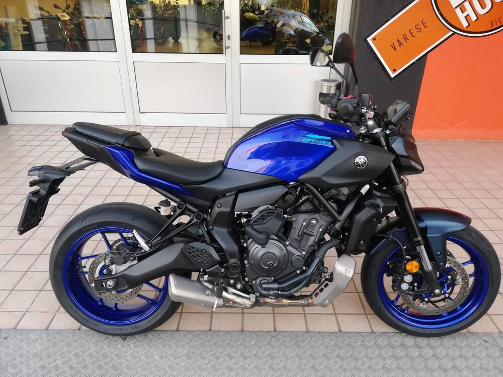 Yamaha MT-07 Y-AMT (2025) (2)