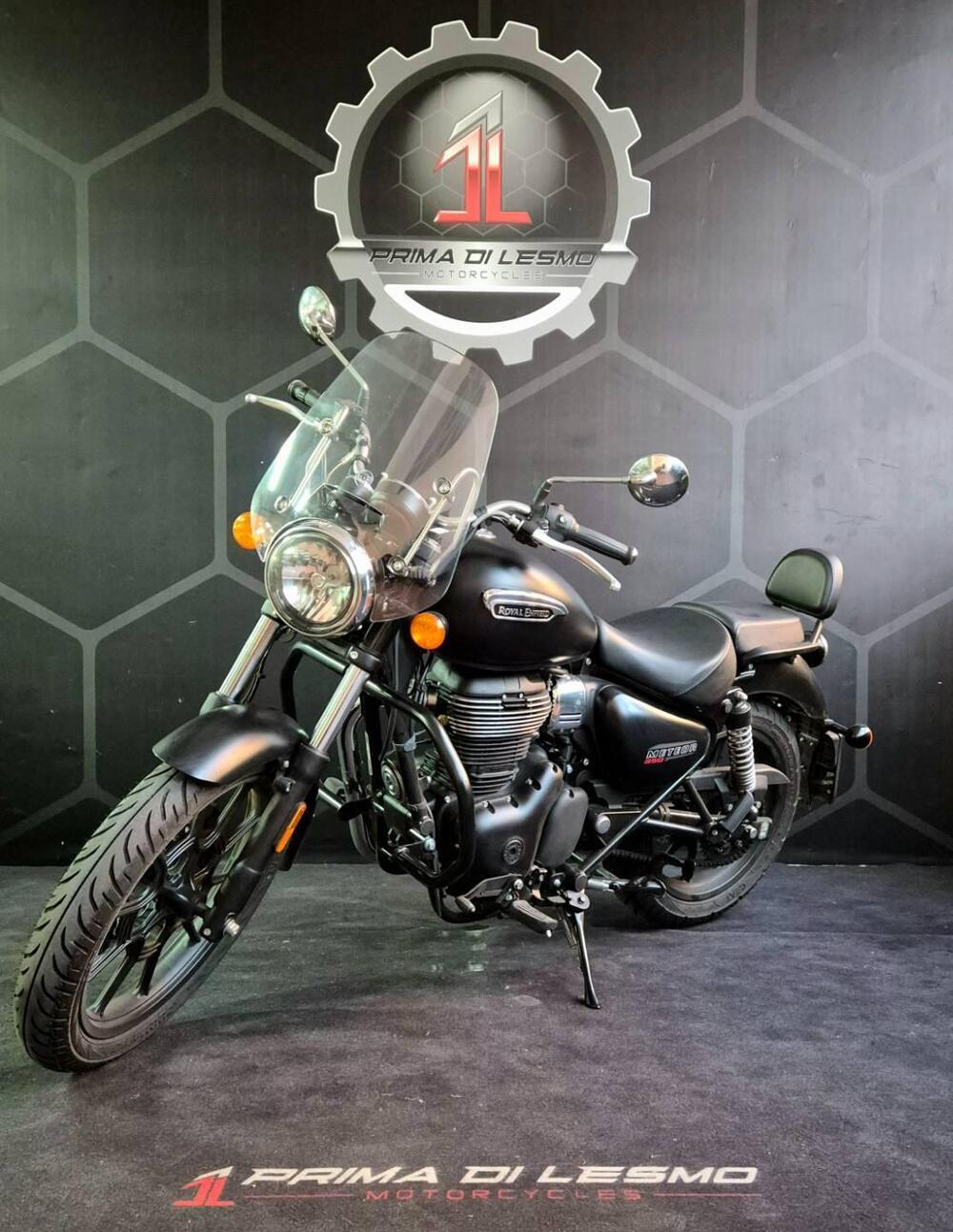 Royal Enfield Meteor 350 Stellar (2021 - 25) (3)