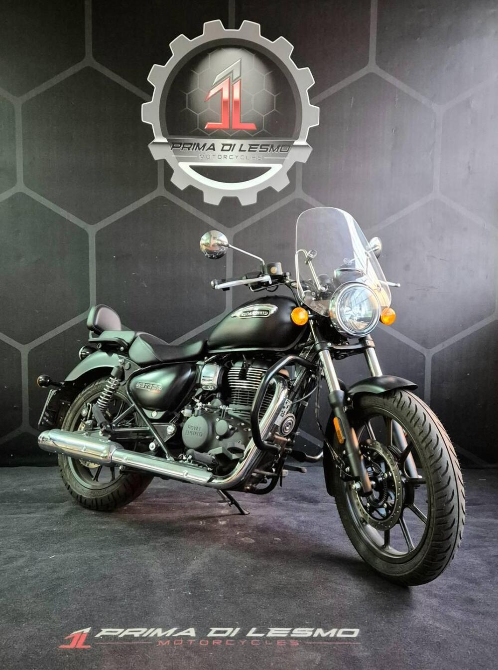 Royal Enfield Meteor 350 Stellar (2021 - 25) (4)