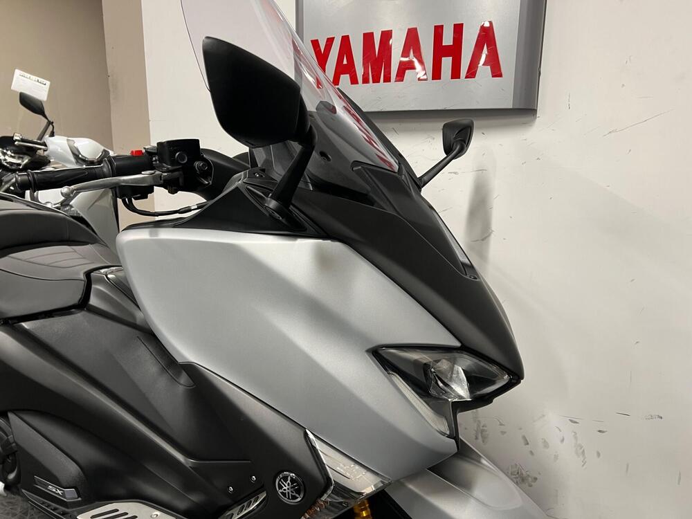 Yamaha T-Max 530 SX (2017 - 19) (2)