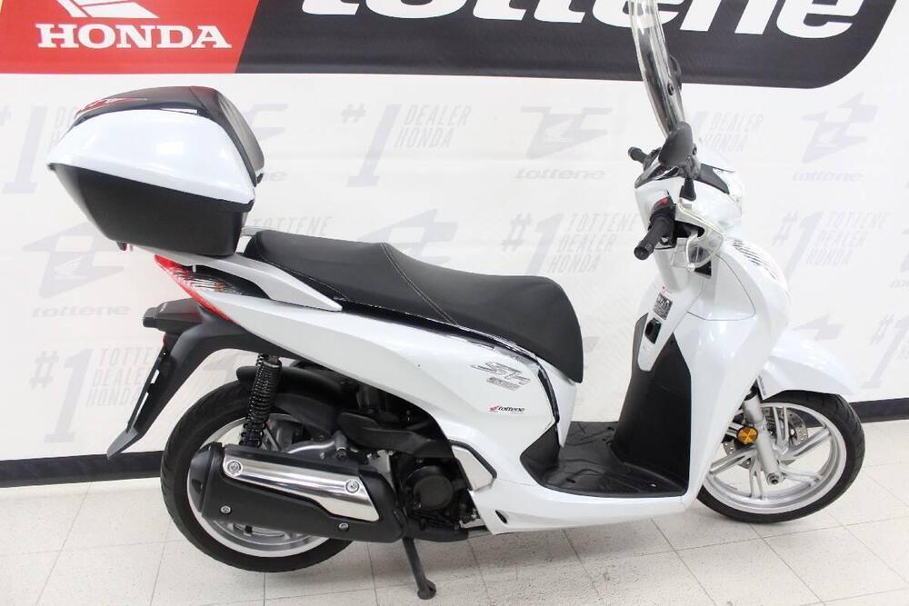 Honda SH 300 i ABS (2016 - 20) (2)