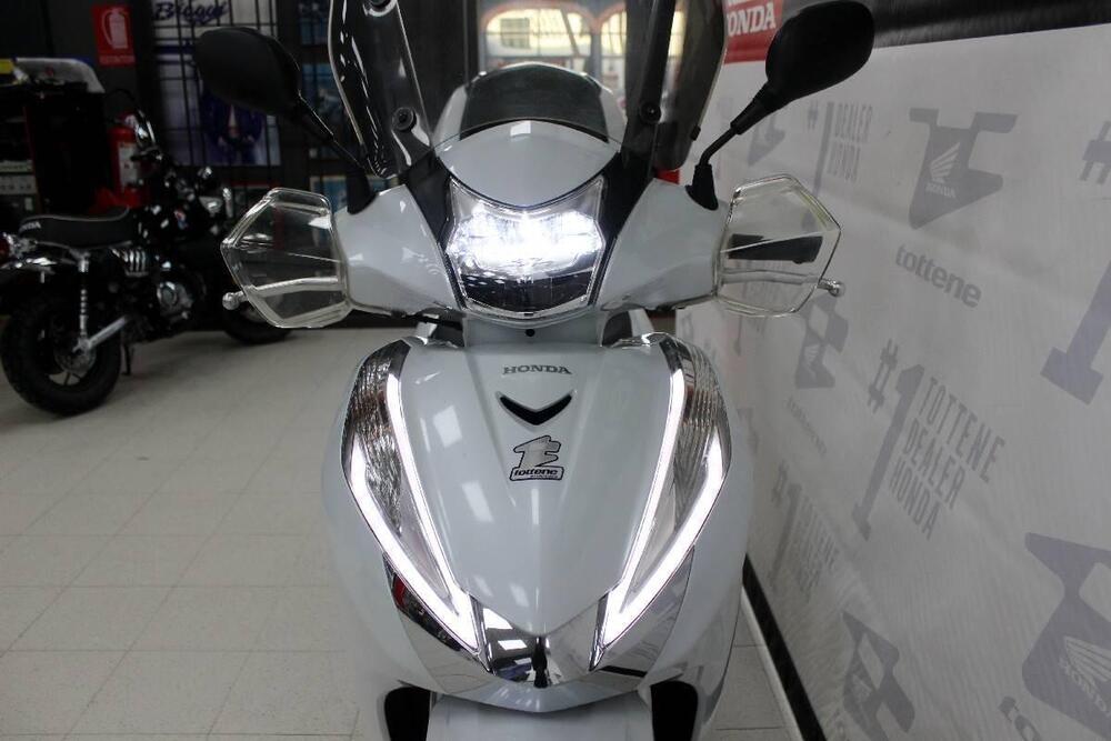 Honda SH 300 i ABS (2016 - 20) (4)