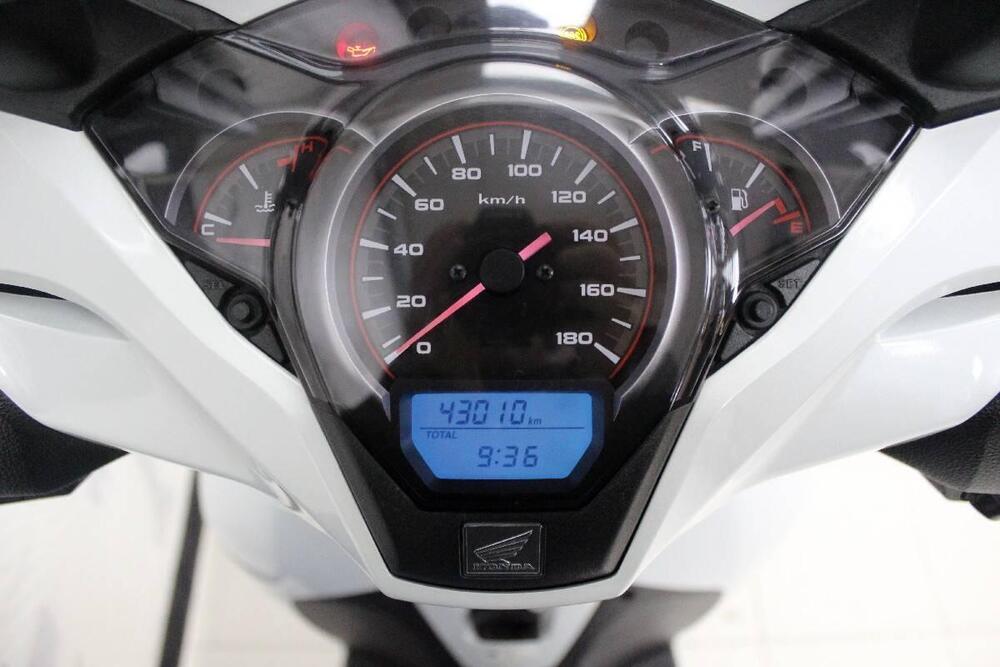 Honda SH 300 i ABS (2016 - 20) (6)