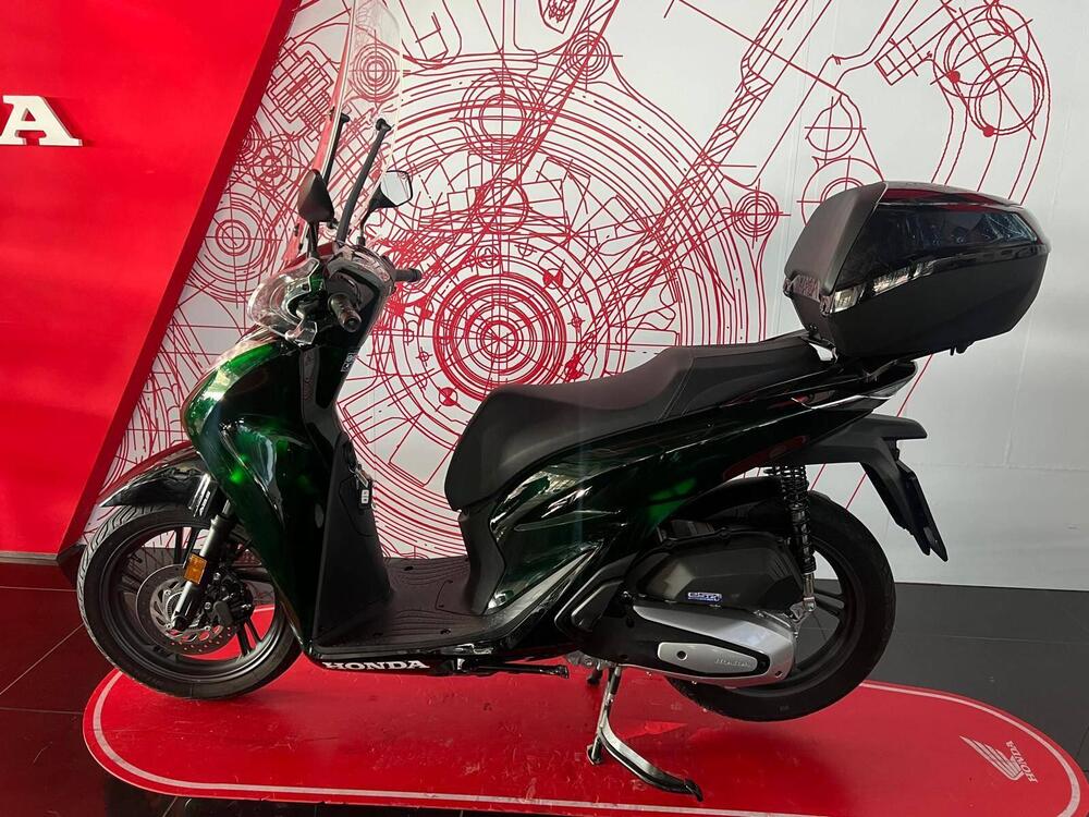 Honda SH 150i Vetro (2024 - 25) (9)