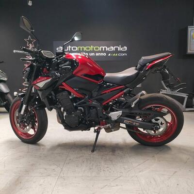 Kawasaki Z 900 (2025 - 26) usata