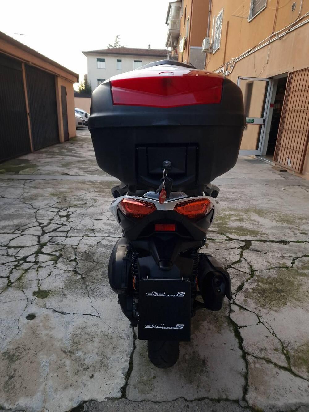 Yamaha X-Max 300 ABS (2017 - 20) (8)