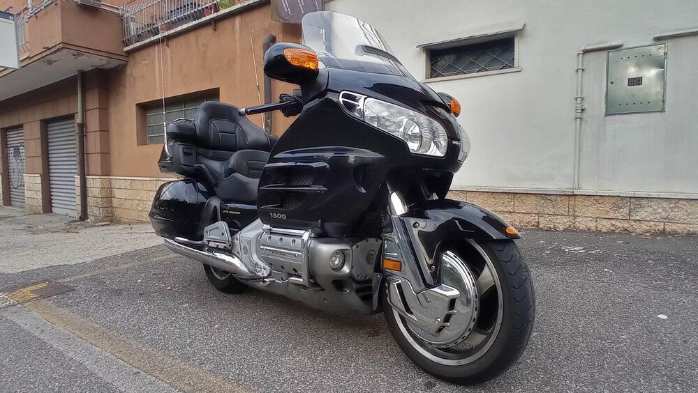 Honda GL 1800 Gold Wing (2000 - 05) (4)