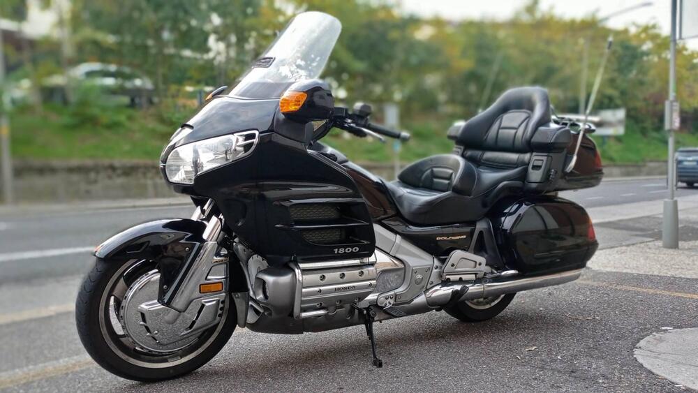 Honda GL 1800 Gold Wing (2000 - 05) (2)