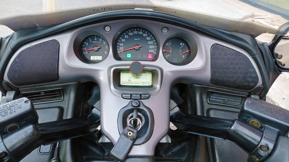 Honda GL 1800 Gold Wing (2000 - 05) (15)