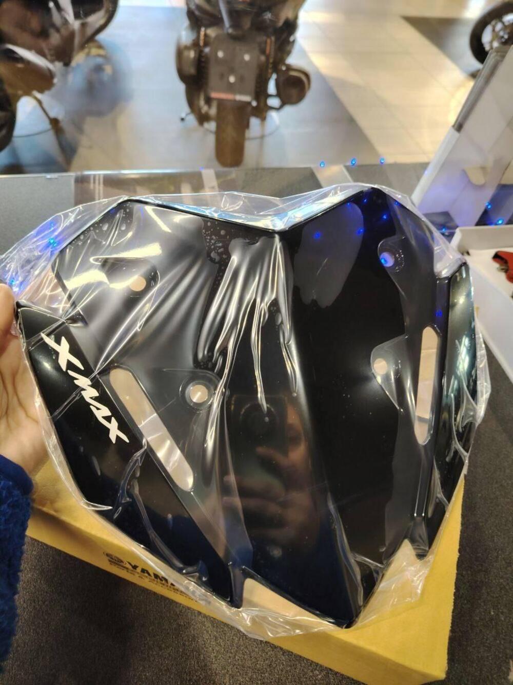 CUPOLINO SPORTIVO XMAX 2023 Yamaha (2)