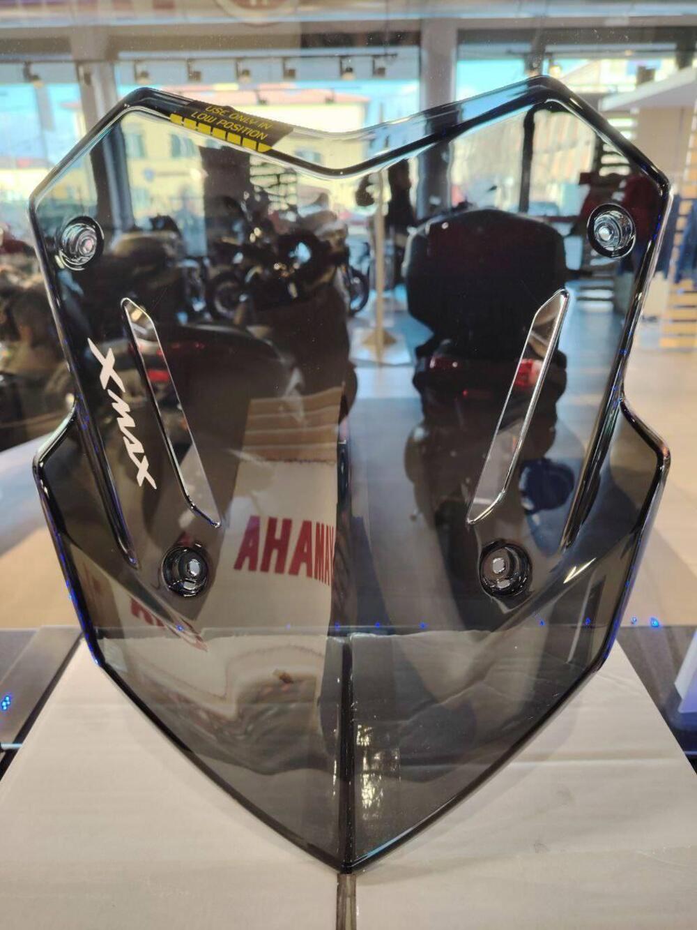 CUPOLINO SPORTIVO XMAX 2025 Yamaha (2)