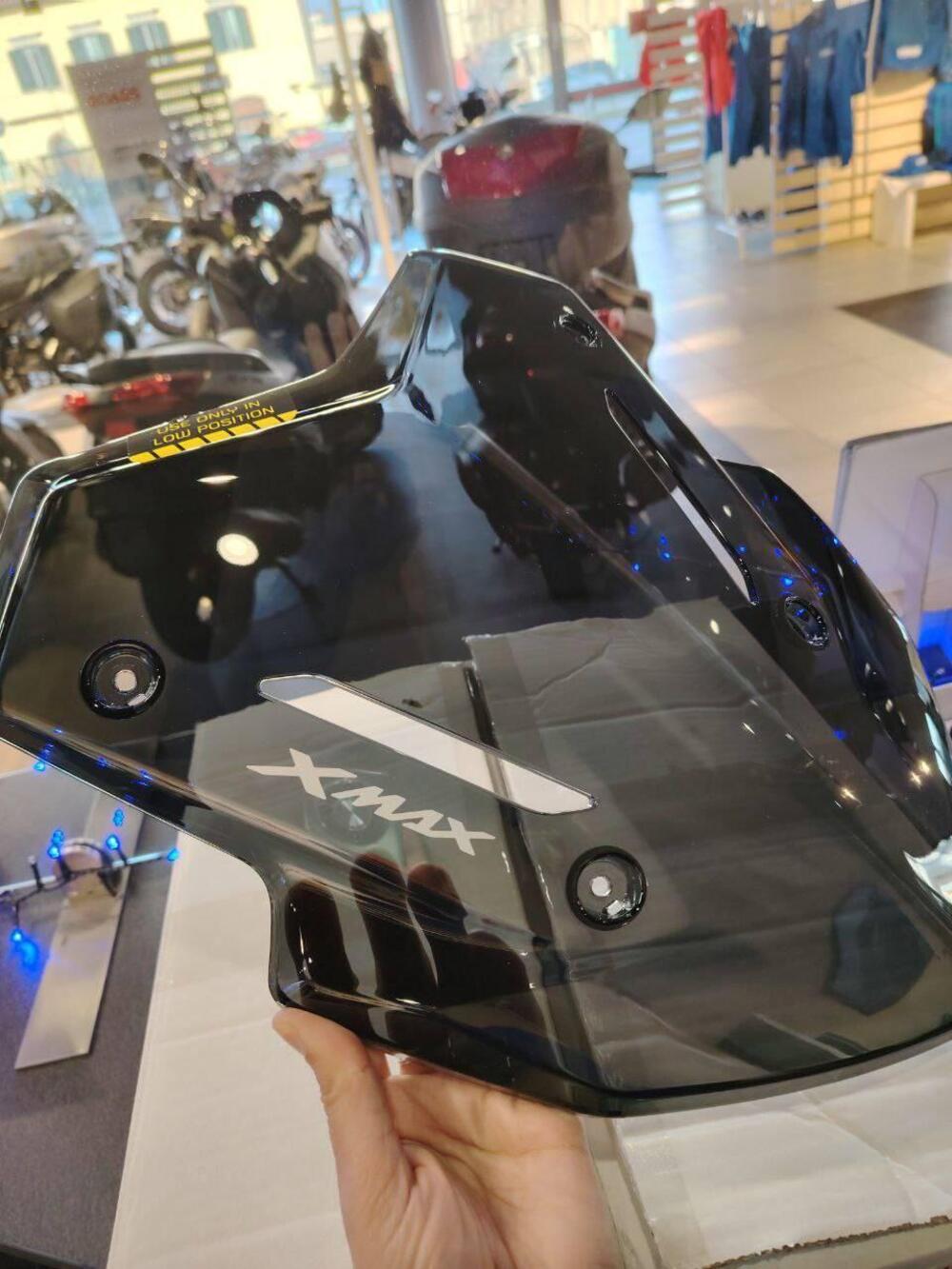 CUPOLINO SPORTIVO XMAX 2025 Yamaha (3)