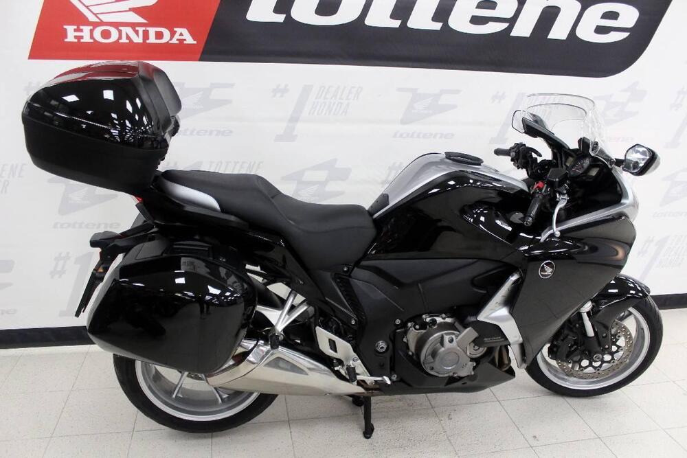 Honda VFR 1200 F DCT ABS (2010 - 16) (2)
