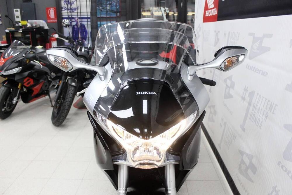 Honda VFR 1200 F DCT ABS (2010 - 16) (4)