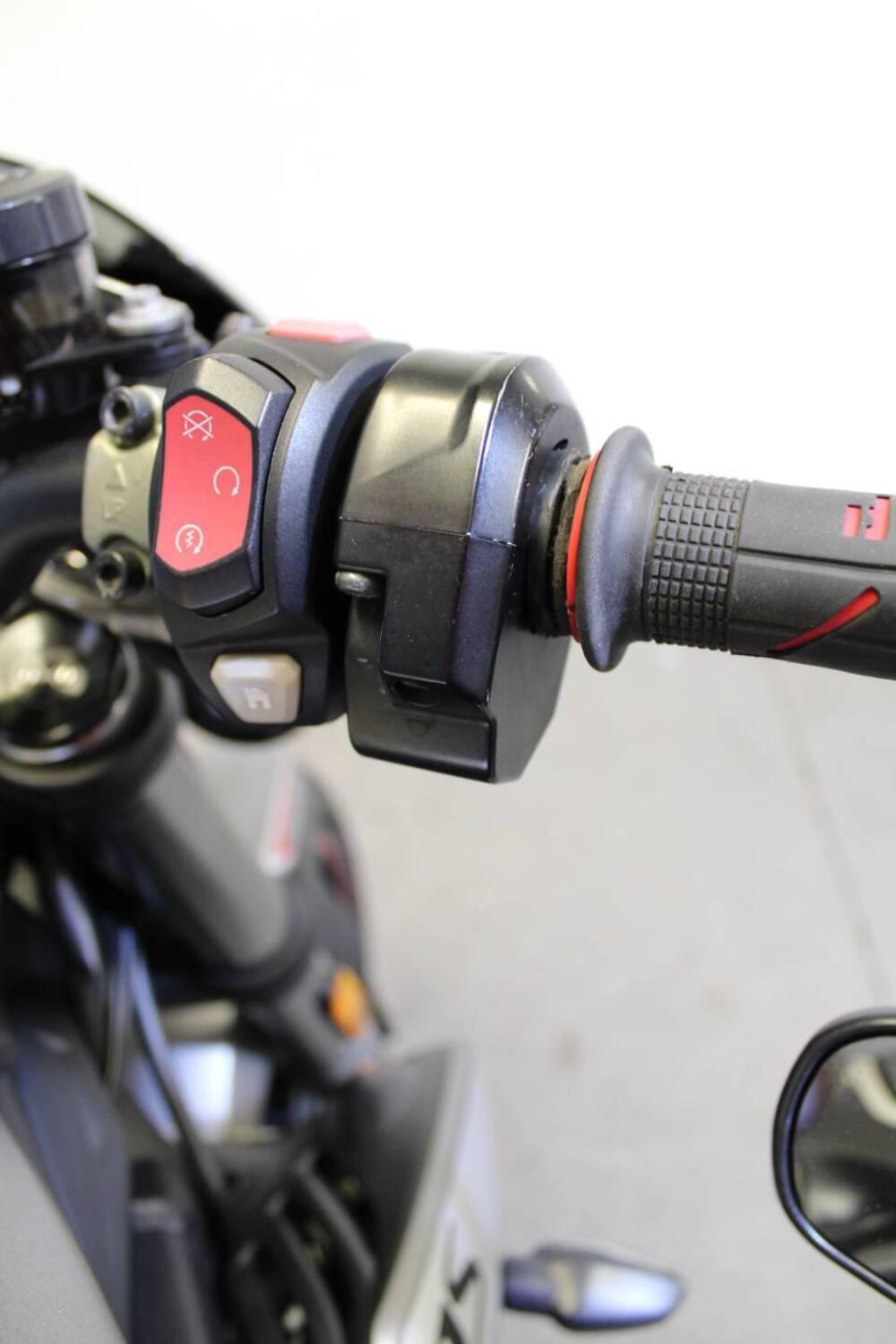 Triumph Street Triple RS (2017 - 19) (9)