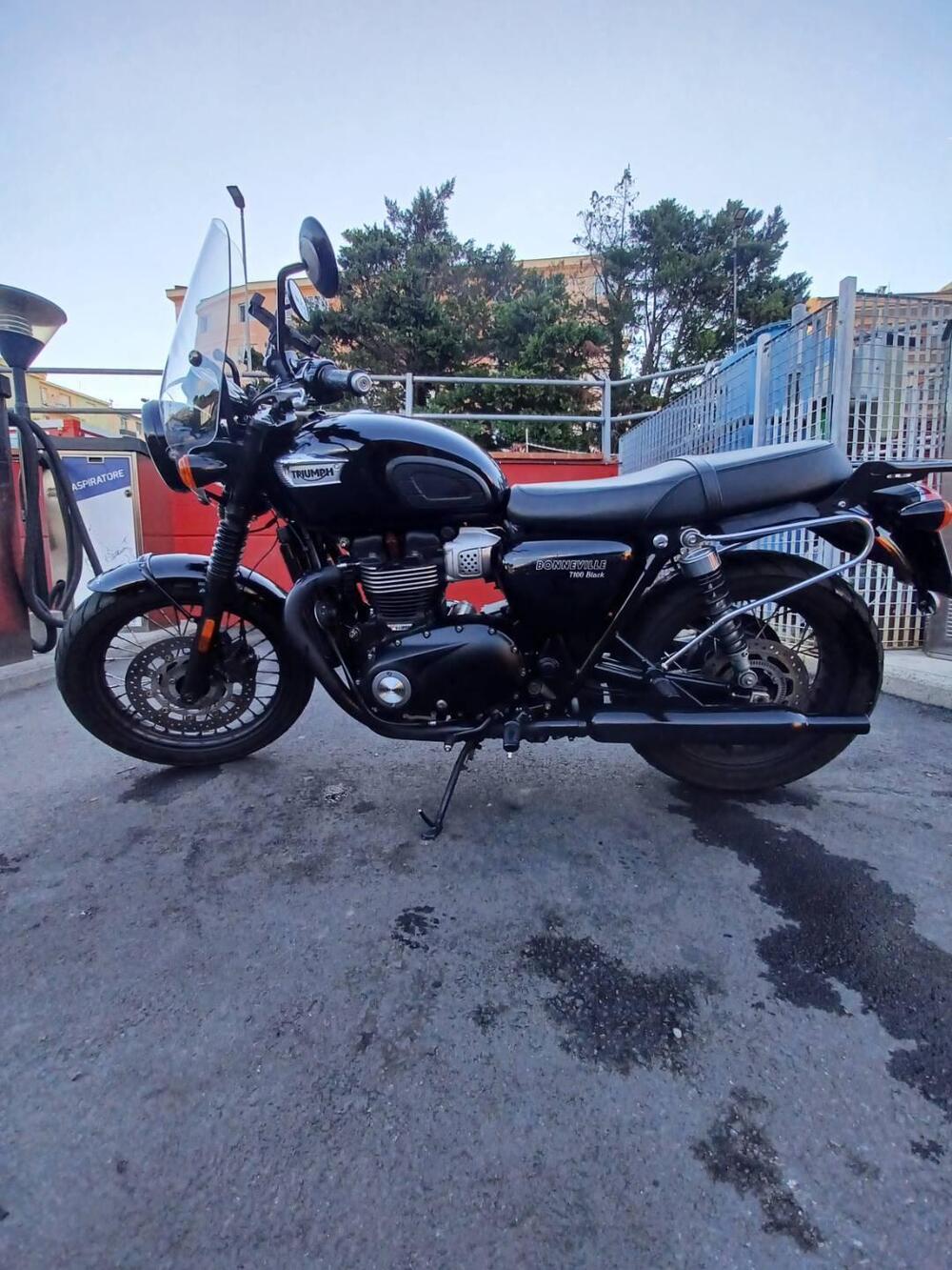 Triumph Bonneville T100 Black (2017 - 20) (2)