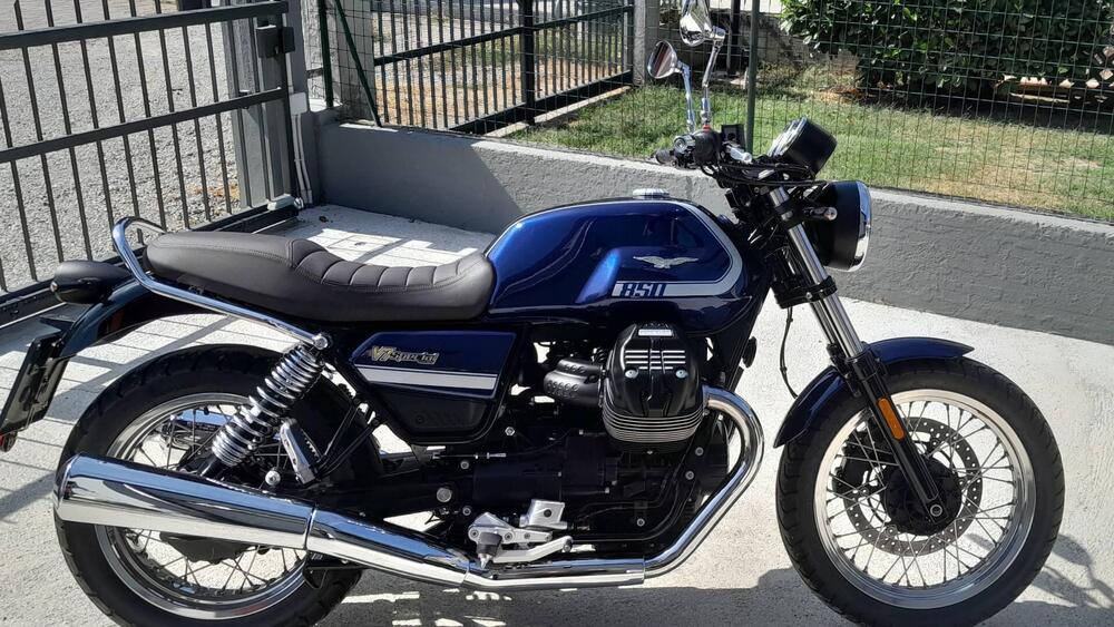 Moto Guzzi V7 Special (2021 - 24) (2)