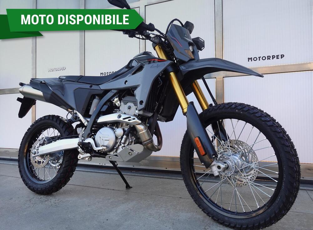 Suzuki DR-Z4S (2025)