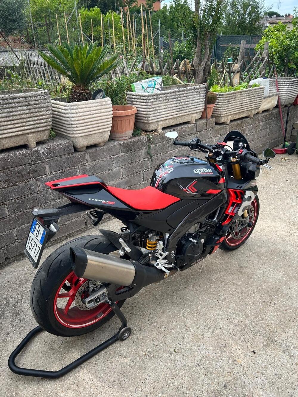 Aprilia Tuono V4 Factory (2021 - 24) (4)